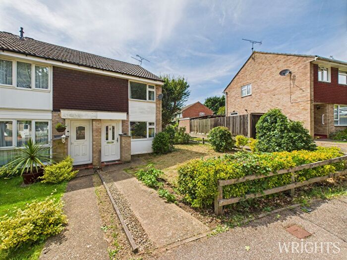 2 Bedroom End Of Terrace House To Rent In Broom Grove, Knebworth, SG3