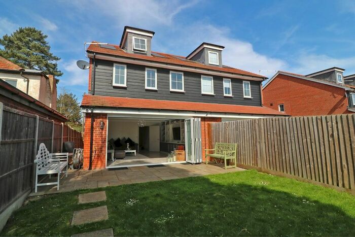 4 Bedroom Semi-Detached House To Rent In Lawton House, London Road, Binfield, Bracknell, RG42