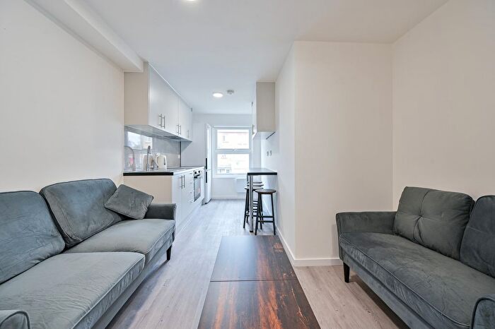 5 Bedroom Flat To Rent In Wordsworth Road, London, SE1