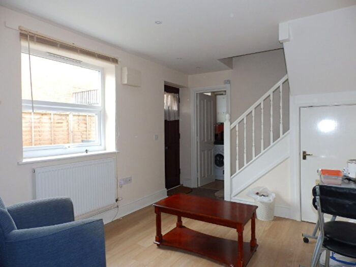 1 Bedroom Semi-Detached House To Rent In Westbury Hill, Bristol, BS9