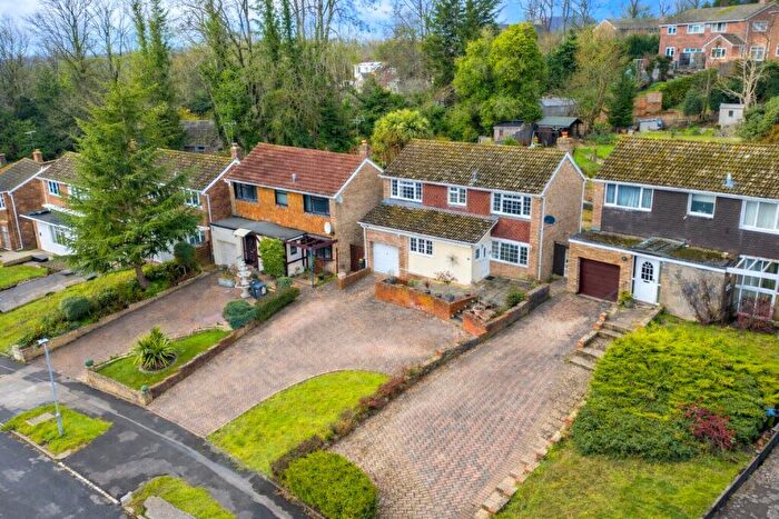 4 Bedroom Detached House For Sale In Mandeville Close, Tilehurst, Reading, Berkshire, RG30