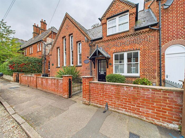 2 Bedroom House To Rent In Gainsford Court, Radcliffe Road, Hitchin, SG5