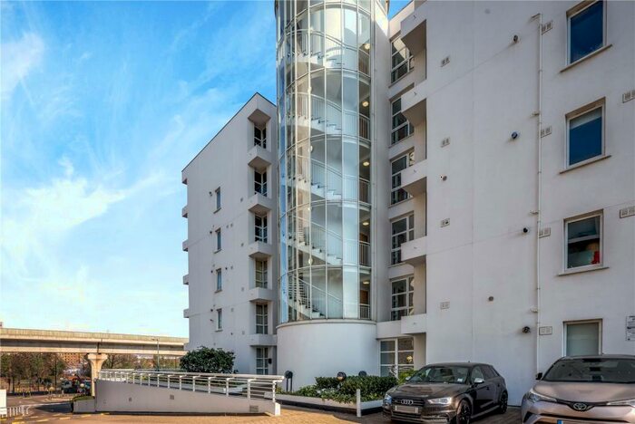 1 Bedroom Flat To Rent In Barrier Point Road, Beckton, London, E16