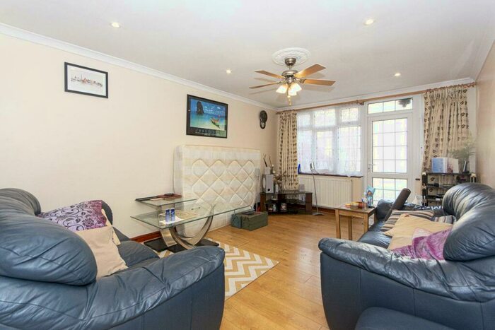 4 Bedroom House To Rent In Falcon Grove, Clapham Junction, SW11