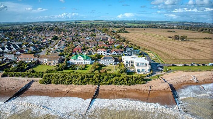 4 Bedroom Detached House To Rent In Sea Drive, Worthing, BN12