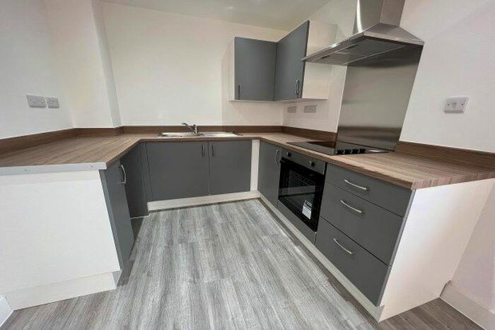 1 Bedroom Flat To Rent In Newton Road, Yeovil, BA20