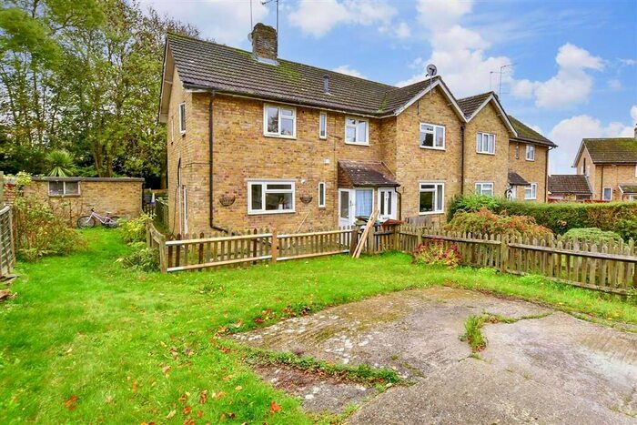 2 Bedroom Maisonette For Sale In Queensway, Detling, Maidstone, Kent, ME14