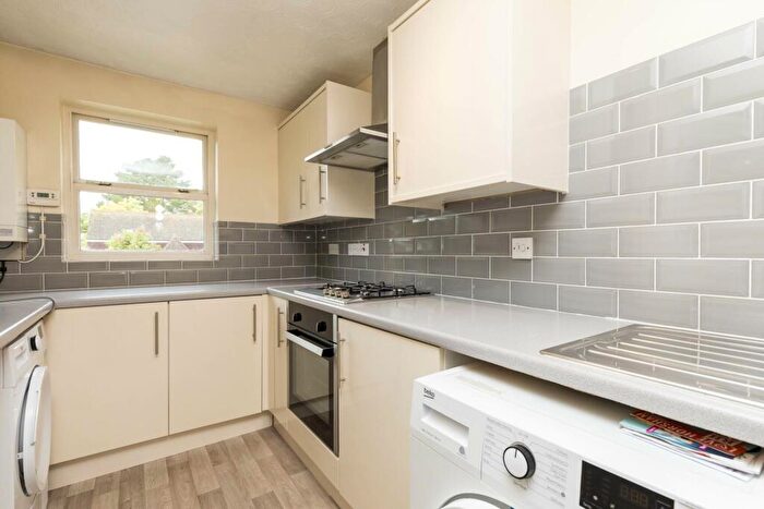 2 Bedroom Flat For Sale In Greenacres, North Parade, RH12