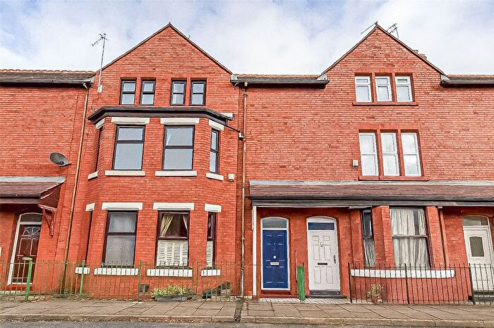 3 Bedroom Terraced House For Sale In Coronation Street, Salford, Manchester, M5