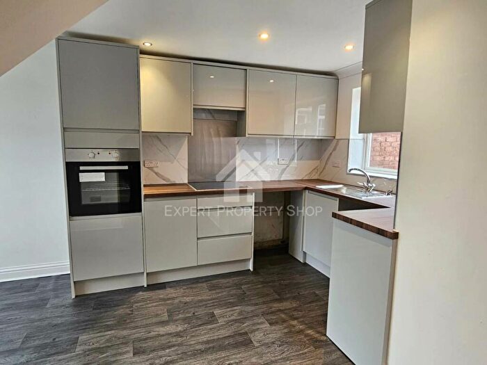 3 Bedroom Semi-Detached House To Rent In Greenacre Road, Worksop, S81