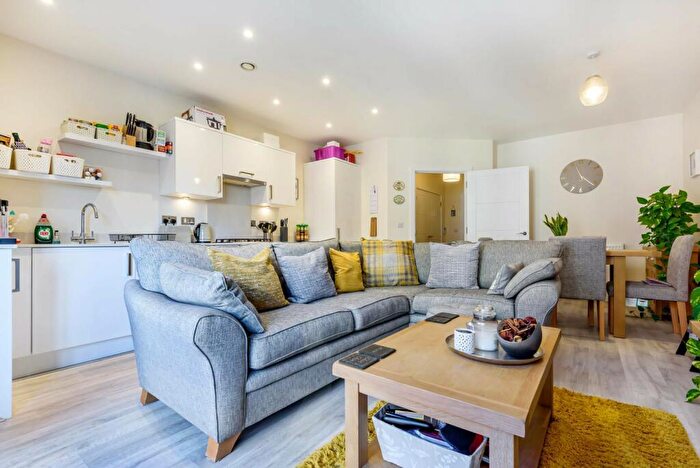 2 Bedroom Flat To Rent In Bell Farm Way, Hersham, Walton-On-Thames, KT12