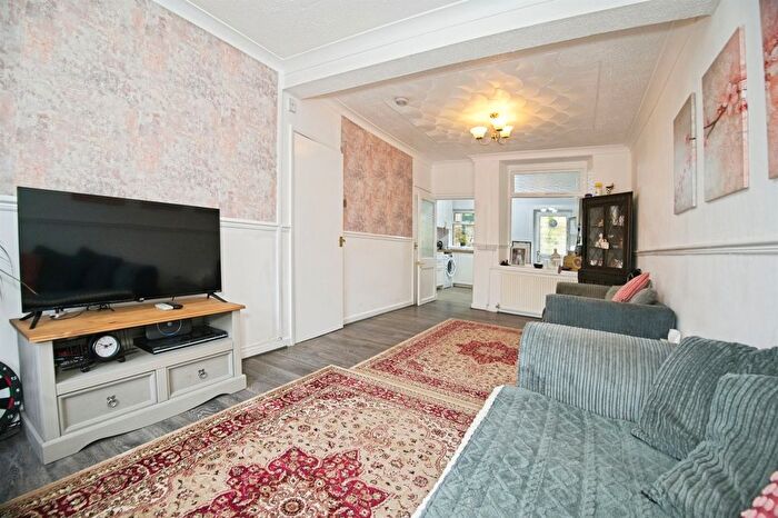 2 Bedroom Terraced House For Sale In The Avenue, Pontygwaith, Ferndale, CF43