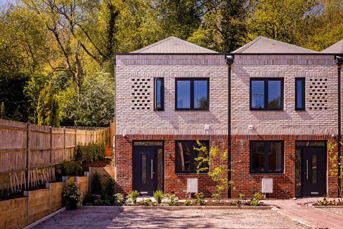 3 Bedroom End Terrace House For Sale In Elmford Close, Purley, CR8