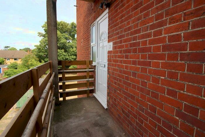 1 Bedroom Apartment To Rent In Eastern Avenue, Reading, RG1
