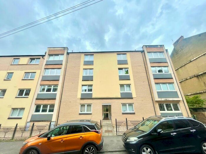 2 Bedroom Apartment To Rent In Walton Street, Shawlands, G41