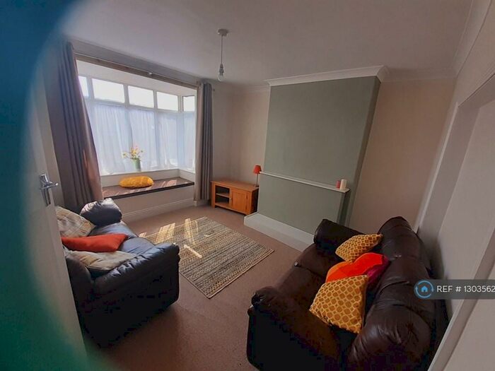 1 Bedroom Flat To Rent In Radford Park Road, Plymstock, PL9