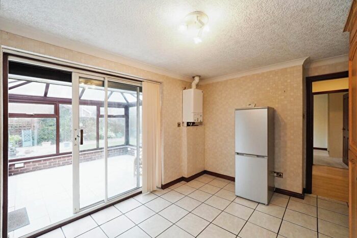 2 Bedroom Detached Bungalow For Sale In Chetwynd Road, Nottingham, NG9