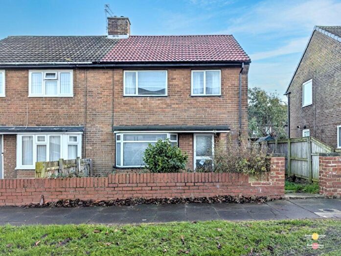 3 Bedroom Semi-Detached House For Sale In Hopedene, Gateshead, Tyne And Wear, NE10