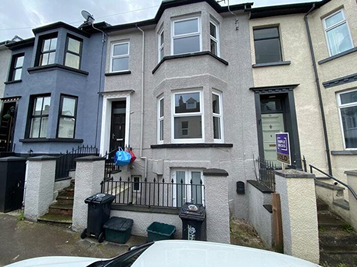 1 Bedroom Flat To Rent In Basement Flat. York Place, Newport, NP20