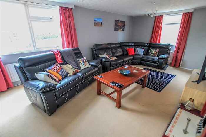 3 Bedroom Detached House For Sale In Wycliffe Close, Newton Aycliffe, DL5