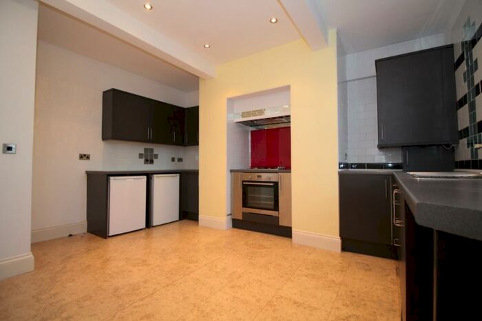 2 Bedroom Terraced House To Rent In Park Road West, Crosland Moor, Huddersfield, HD4