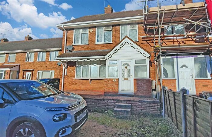 3 Bedroom Semi Detached House For Sale In Outmore Road, Birmingham, B33
