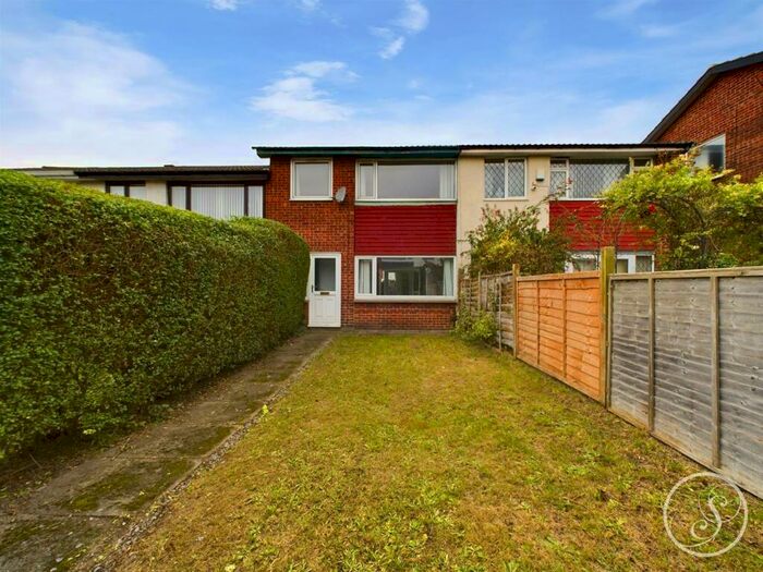 3 Bedroom Town House To Rent In Nettleton Court, Whitkirk, Leeds, LS15