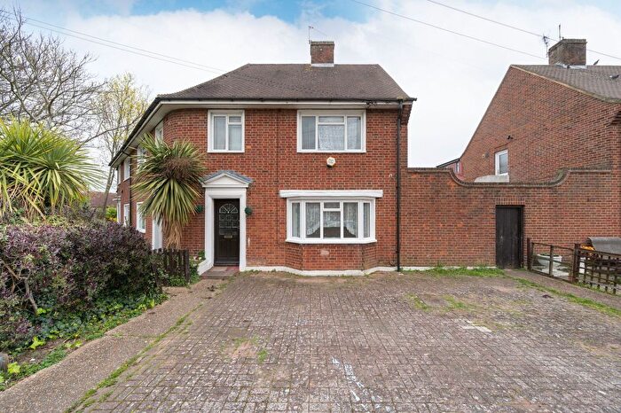 2 Bedroom Maisonette For Sale In Grantley Road, Hounslow, TW4