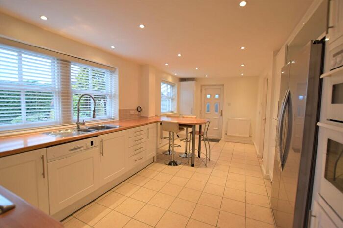 4 Bedroom Detached House To Rent In Fearndown Way, Macclesfield, SK10