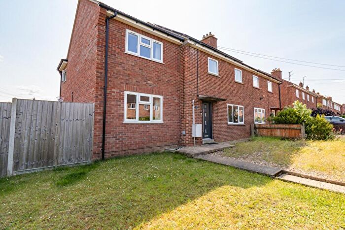 3 Bedroom Semi-Detached House For Sale In Edinburgh Avenue, King's Lynn, PE30