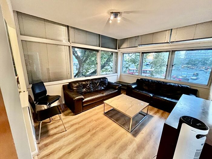 2 Bedroom Flat To Rent In Newington Causeway, Elephant And Castle, London, SE1