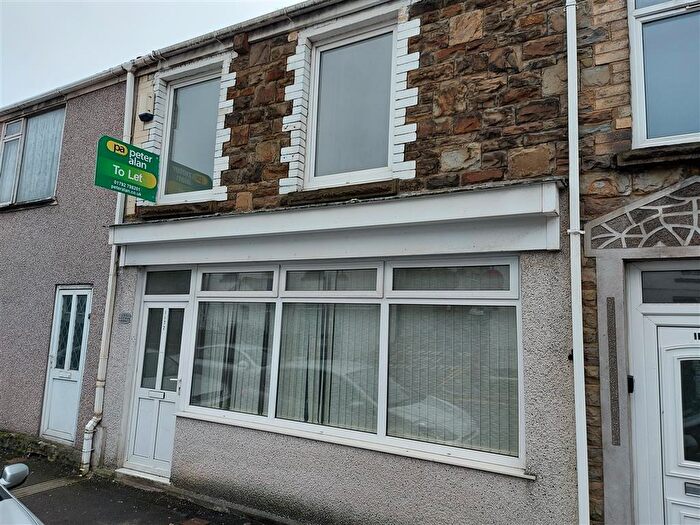 3 Bedroom House To Rent In Neath Road, Plasmarl, Swansea, SA6