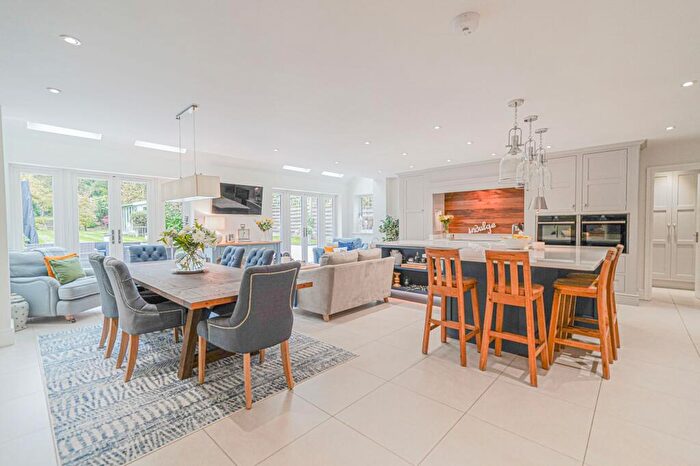 5 Bedroom Detached House For Sale In Blythe Way, Solihull, B91