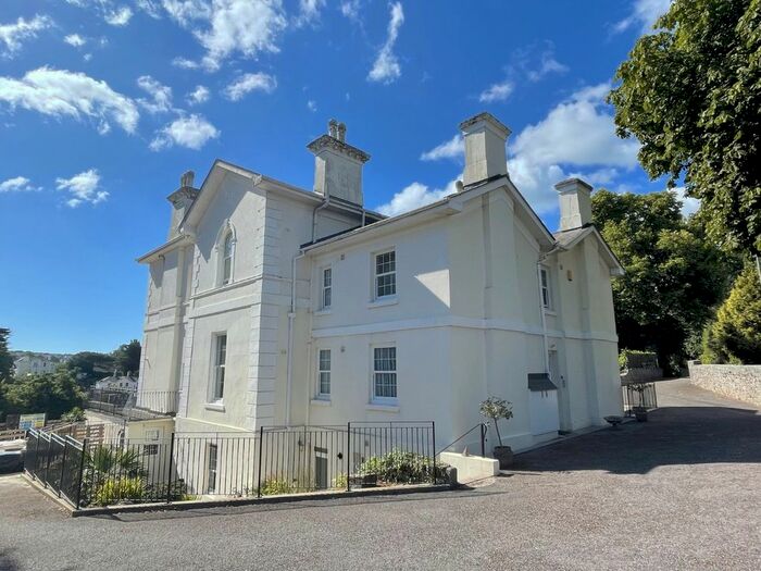 2 Bedroom Flat To Rent In Babbacombe Road, Torquay, Devon, TQ1