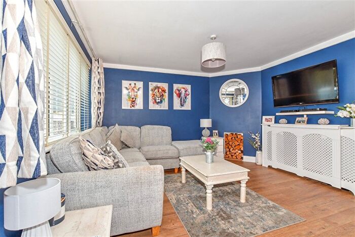 3 Bedroom End Terrace House For Sale In Thatcher Road, Staplehurst, Kent, TN12