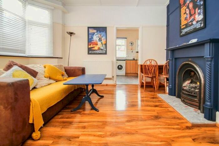 4 Bedroom Property For Sale In Wimborne Road, Bournemouth, BH9