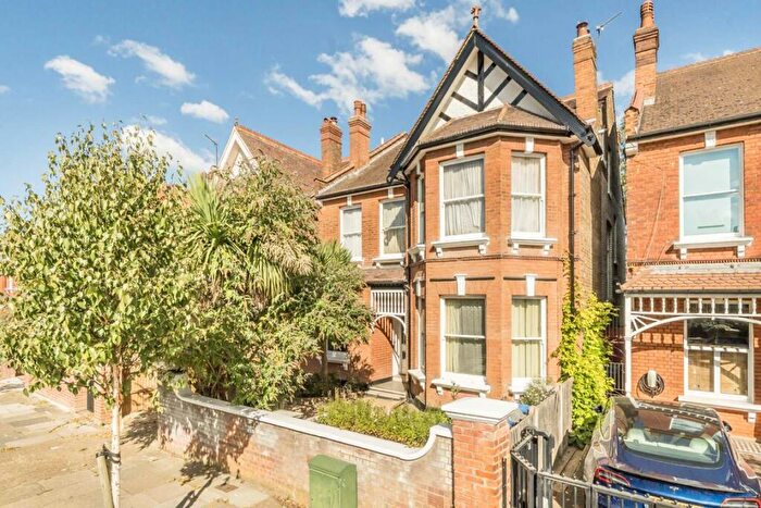 2 Bedroom Flat For Sale In St. Gabriels Road, Willesden, NW2