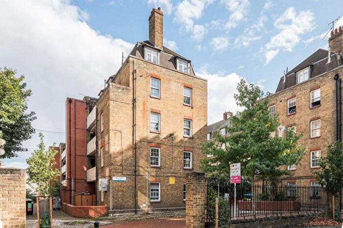 3 Bedroom Flat For Sale In Doddington Grove, London, SE17