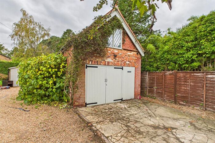 1 Bedroom Detached House For Sale In Old Bracknell Lane East, Bracknell, Berkshire, RG12