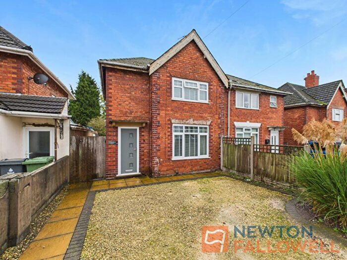 2 Bedroom Semi-Detached House For Sale In Oakwood Road, Walsall, WS3