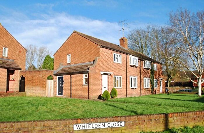 2 Bedroom Maisonette For Sale In Whieldon Close, Old Amersham, Bucks, HP7