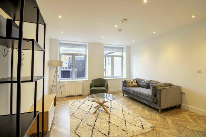2 Bedroom Apartment To Rent In Lamberts House, Briggate, LS1