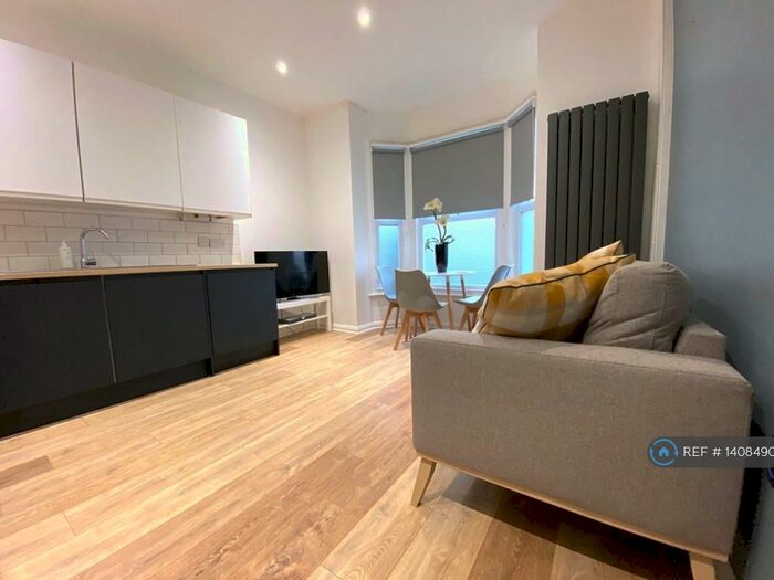 2 Bedroom Flat To Rent In Middlewich Road, Northwich, CW9