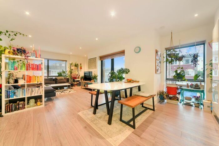 2 Bedroom Apartment To Rent In Etwell Place, Kappa Court, KT5