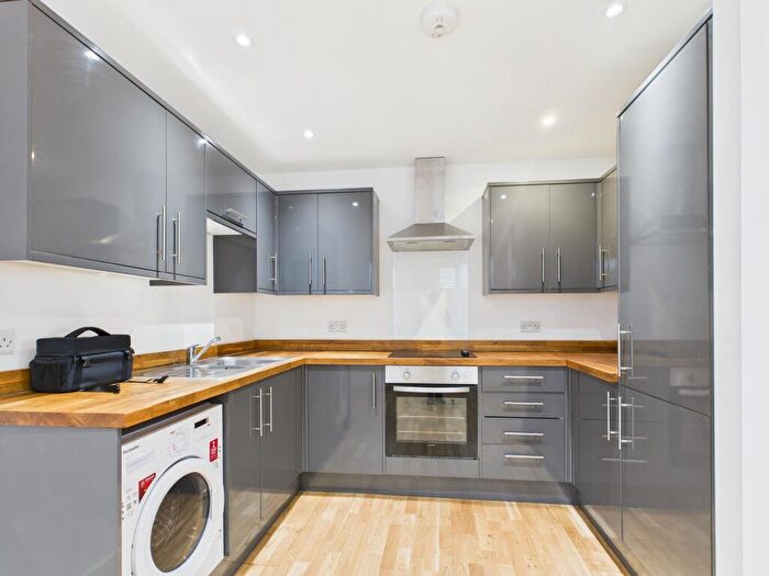 2 Bedroom Flat To Rent In Portland Road, Waterlooville, PO7