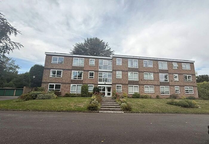 2 Bedroom Flat For Sale In Four Oaks Road, Sutton Coldfield, B74