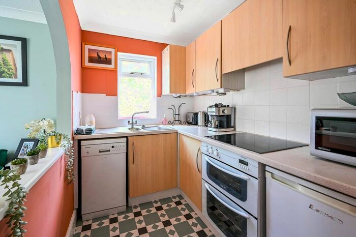 2 Bedroom Maisonette To Rent In Ladygrove Drive, Burpham, Guildford, GU4