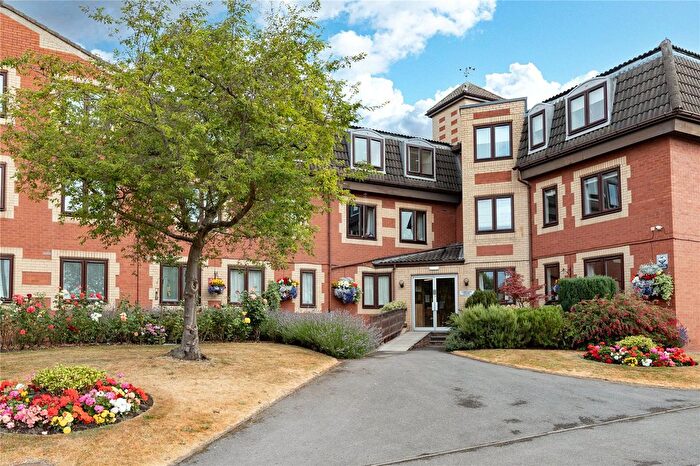 2 Bedroom Flat For Sale In Flat, Fairburn House, Regent Crescent, Horsforth, Leeds, West Yorkshire, LS18