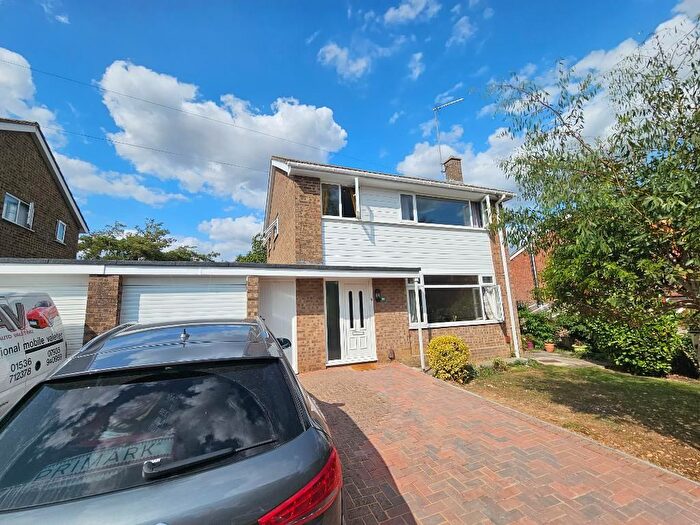 3 Bedroom Semi-Detached House To Rent In Catesby Road, Rothwell, Northants, NN14