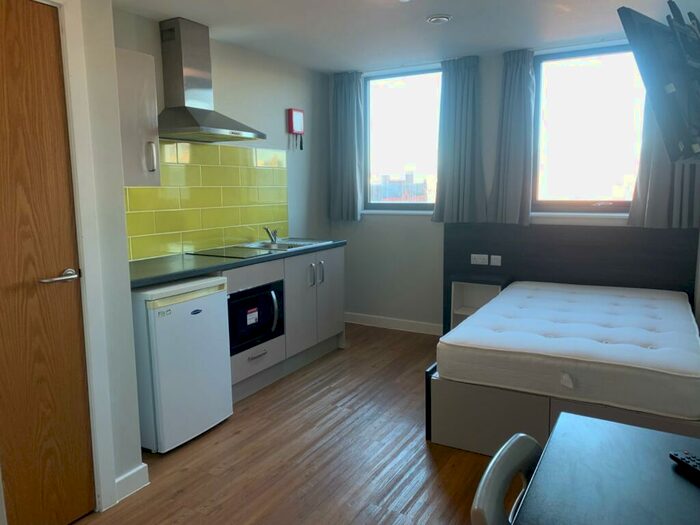 1 Bedroom Apartment To Rent In Queen Street, Sheffield, South Yorkshire, S1